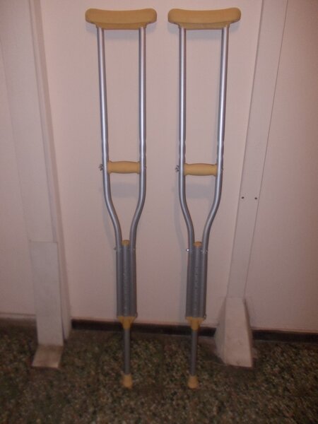 Carje subrat marimea L,M,S,inaltime reglabila,carja subaxilara dizabilitati